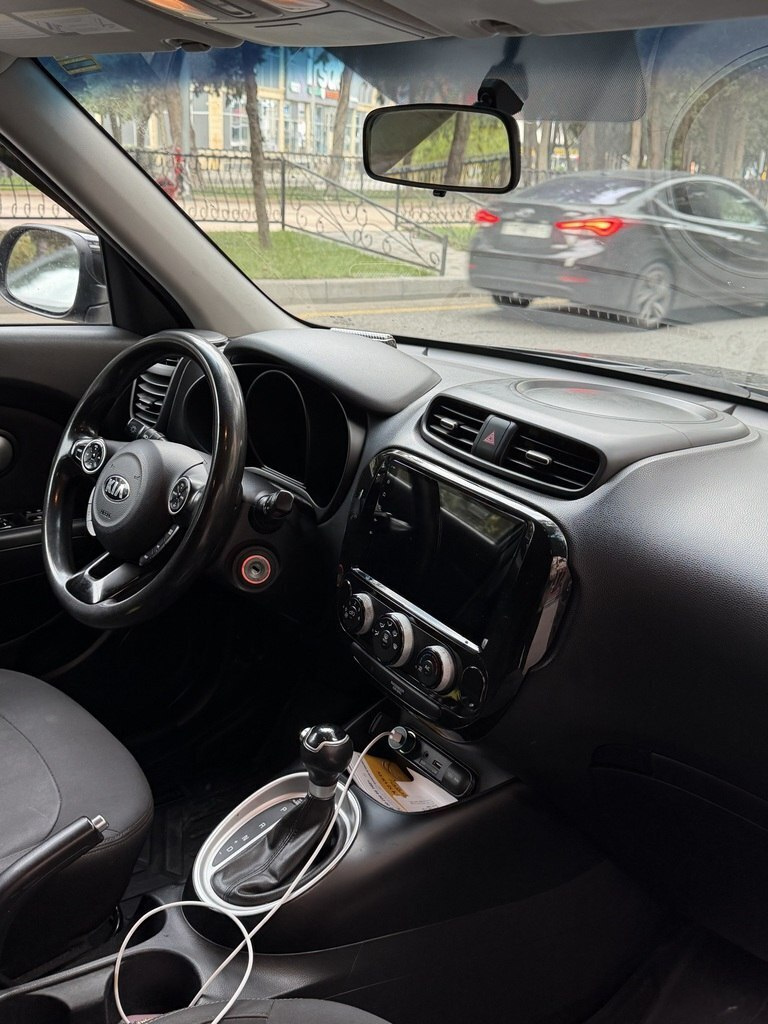 2017 Kia Soul, 1.6L, 239308km - Image 9