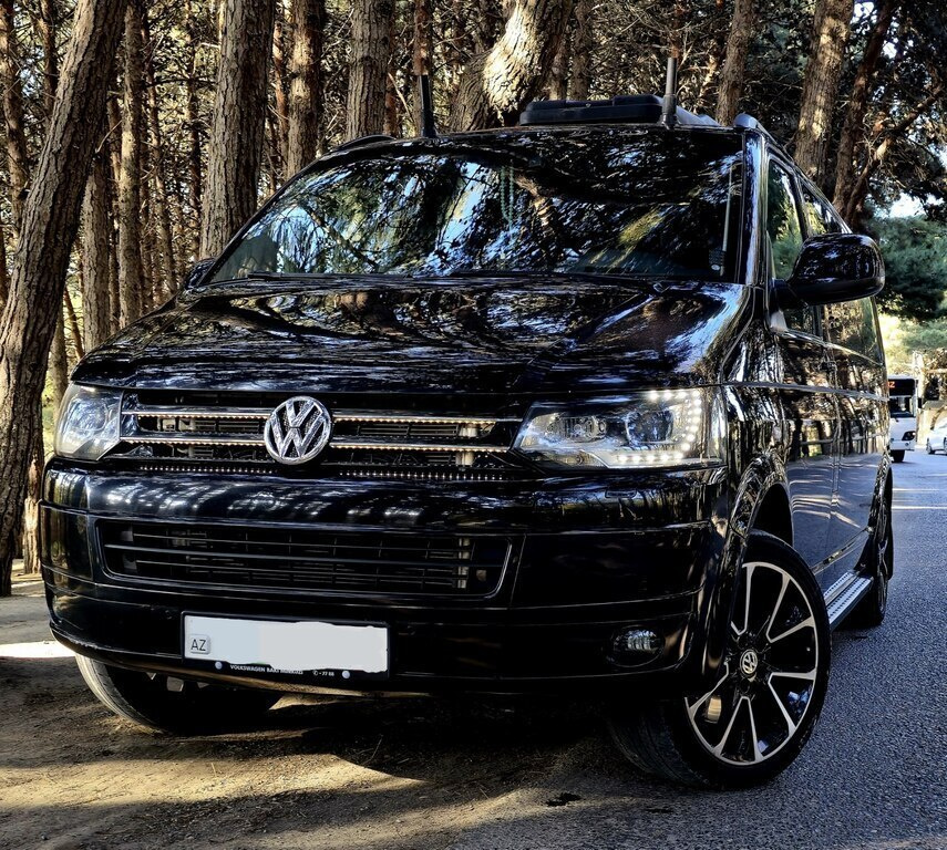 2014 Volkswagen Caravelle, 2.2L, 289000km - Image 1