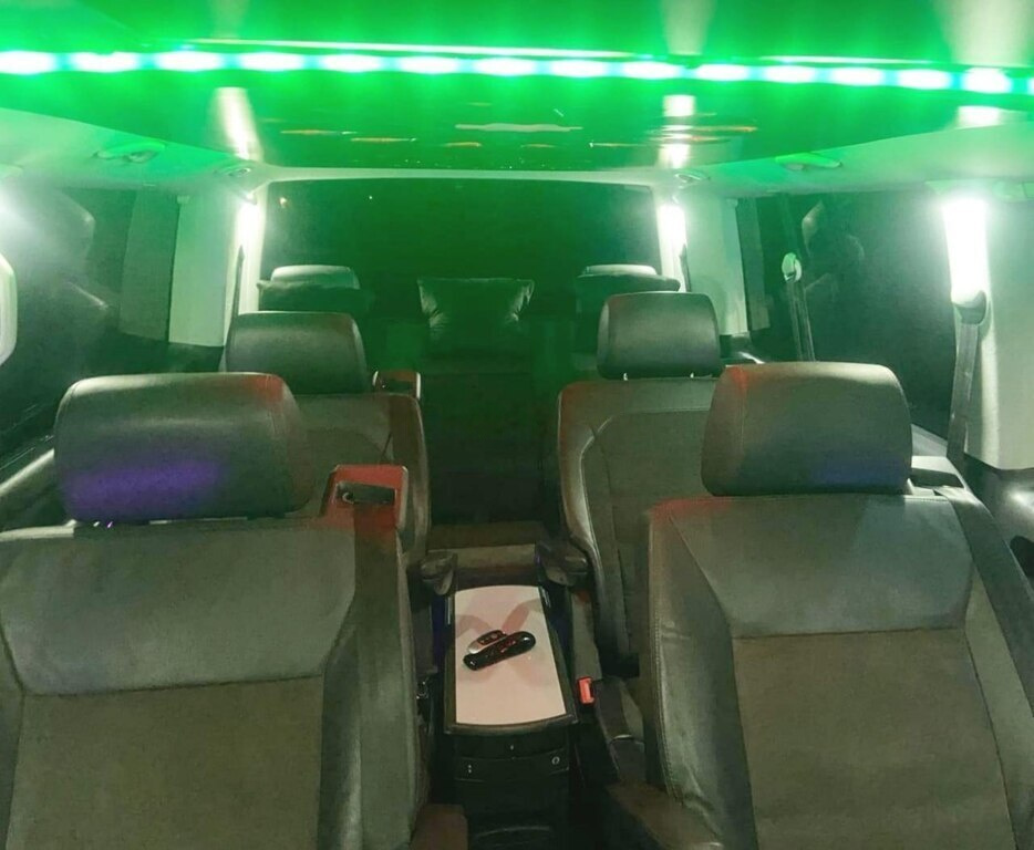 2014 Volkswagen Caravelle, 2.2L, 289000km - Image 18