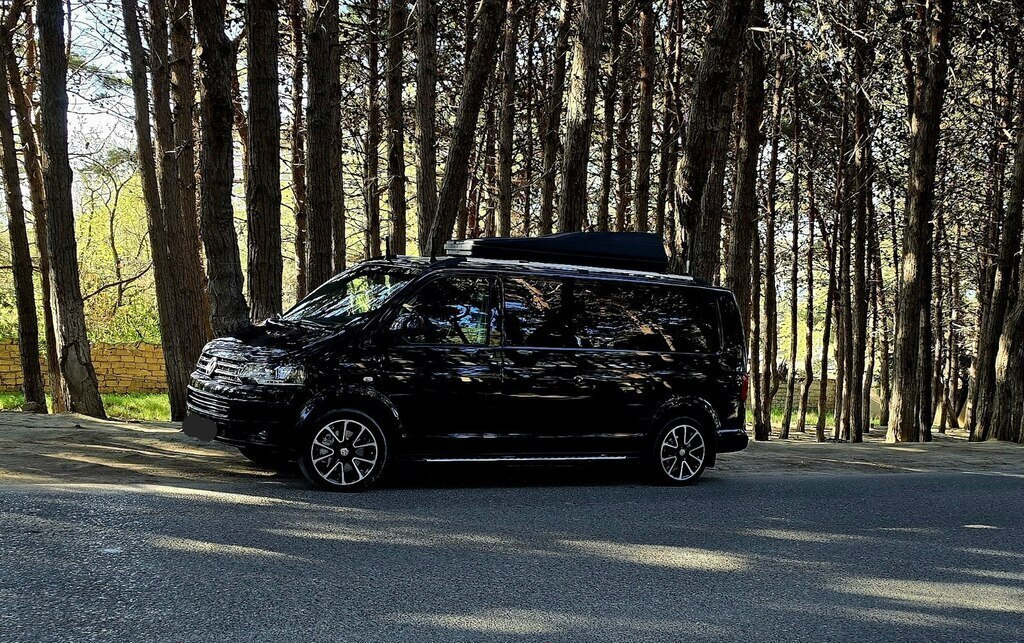 2014 Volkswagen Caravelle, 2.2L, 289000km - Image 3