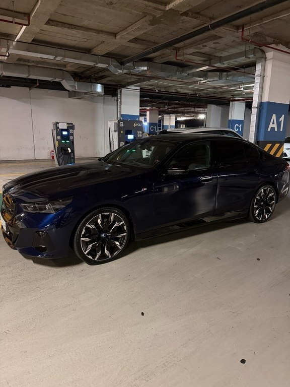 2023 BMW i5, 0.0L, 8900km - Image 2