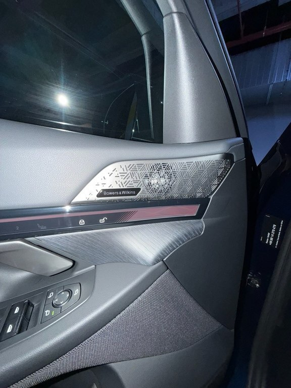 2023 BMW i5, 0.0L, 8900km - Image 16