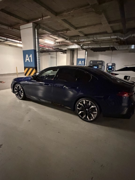 2023 BMW i5, 0.0L, 8900km - Image 3