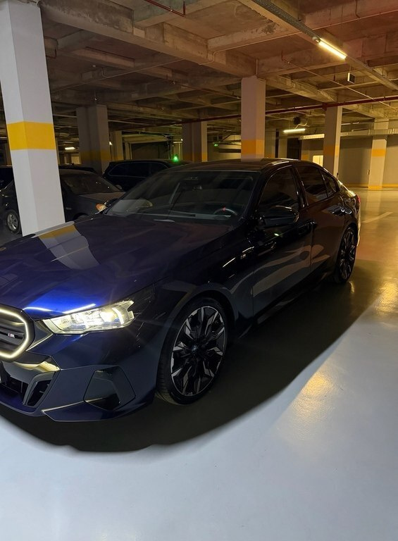 2023 BMW i5, 0.0L, 8900km - Image 6