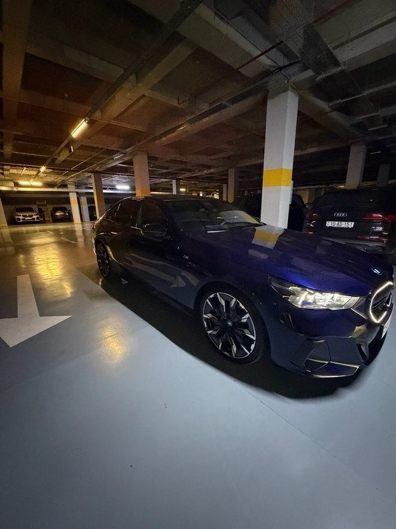 2023 BMW i5, 0.0L, 8900km - Image 7