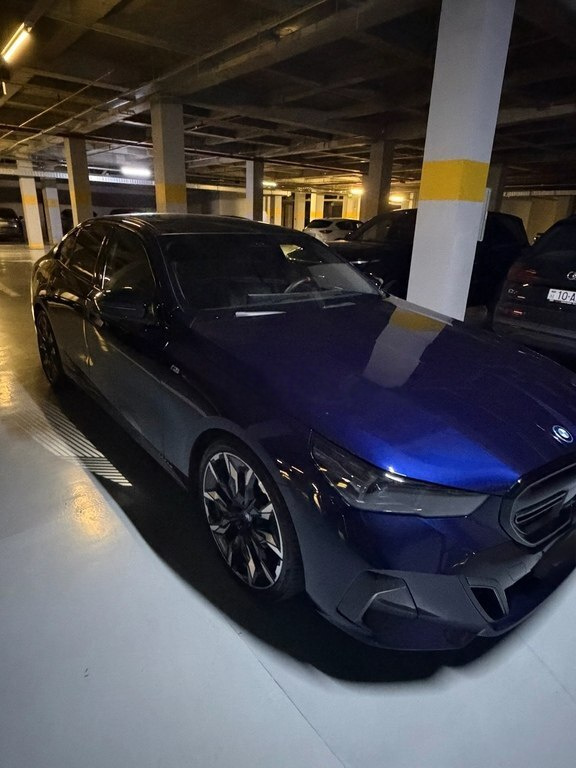 2023 BMW i5, 0.0L, 8900km - Image 9