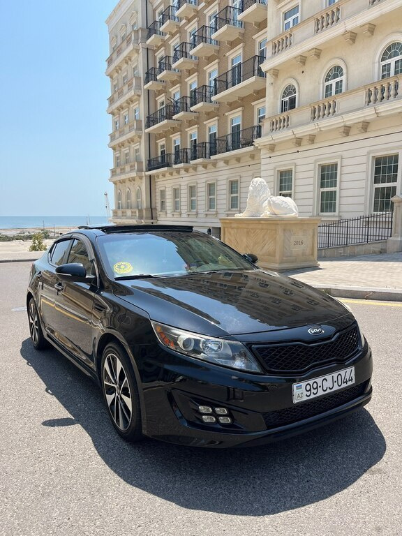 2011 Kia Optima, 2.0L, 142000km - Image 1
