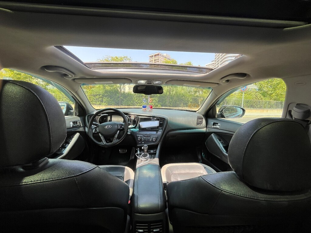 2011 Kia Optima, 2.0L, 142000km - Image 12