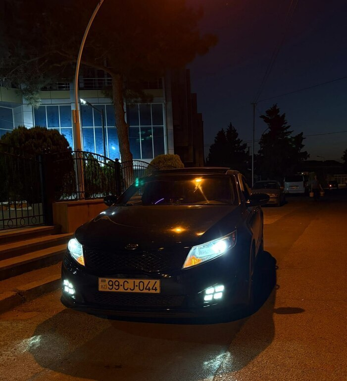 2011 Kia Optima, 2.0L, 142000km - Image 6