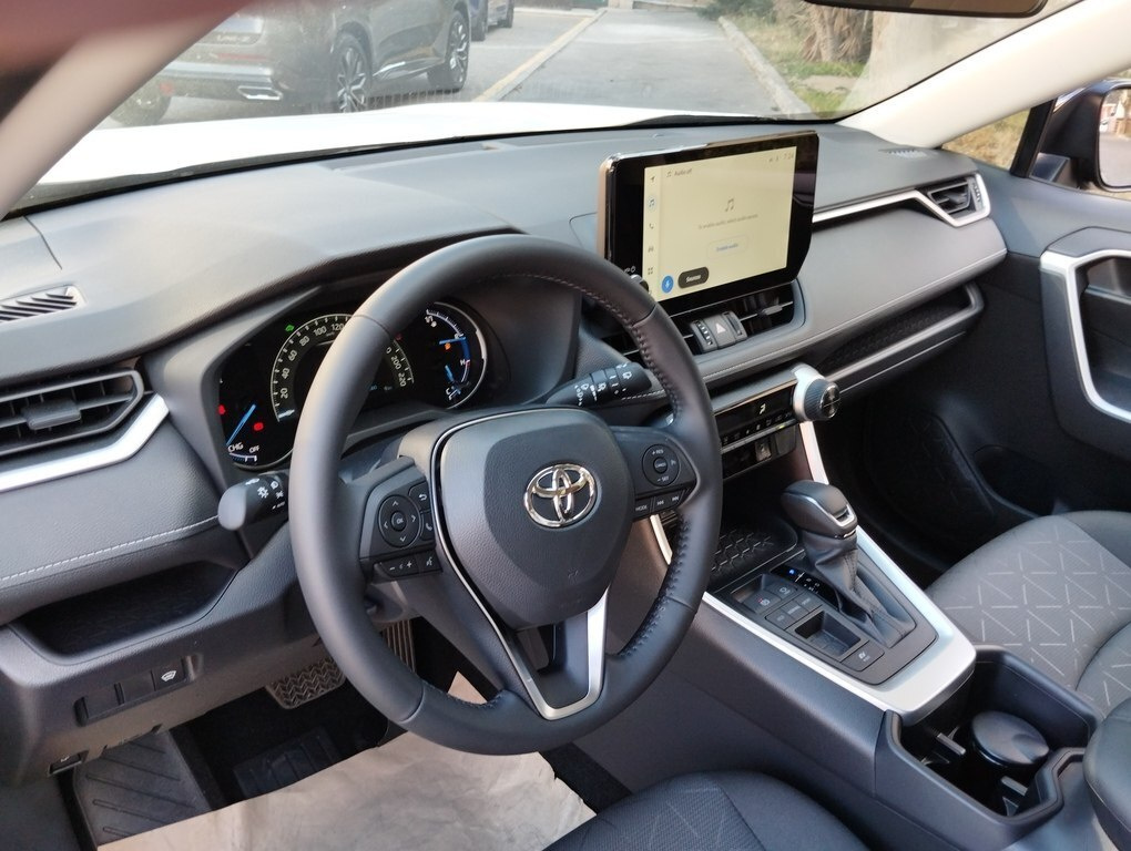 2025 Toyota RAV4, 2.5L, 0km - Image 13
