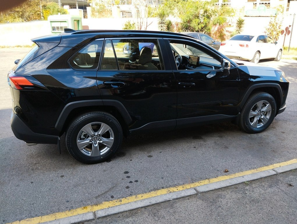 2025 Toyota RAV4, 2.5L, 0km - Image 3