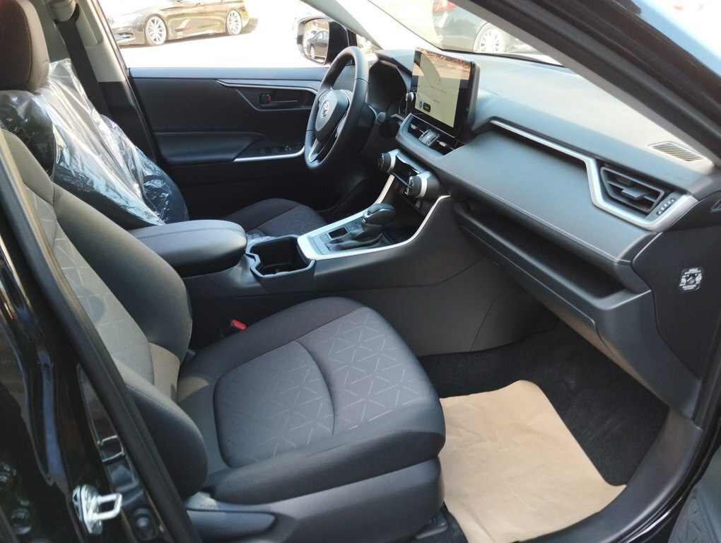 2025 Toyota RAV4, 2.5L, 0km - Image 7