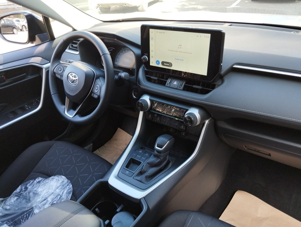 2025 Toyota RAV4, 2.5L, 0km - Image 8