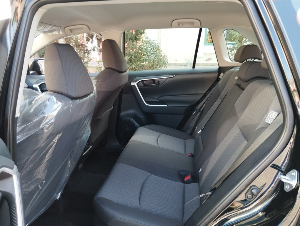 2025 Toyota RAV4, 2.5L, 0km - Image 10