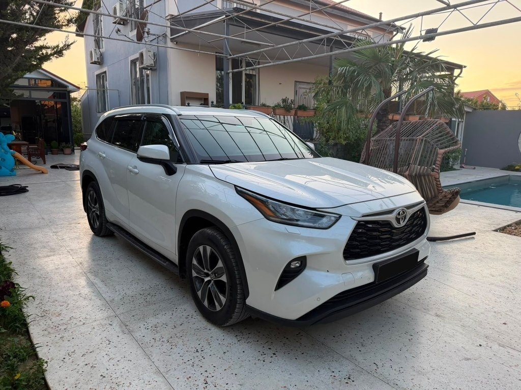 2020 Toyota Highlander, 3.5L, 91000km - Image 2