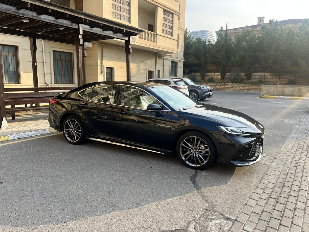 2026 Toyota Camry, 2.0L, 0km - Image 2