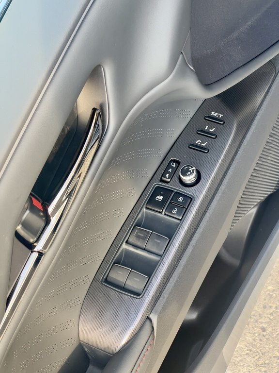 2026 Toyota Camry, 2.0L, 0km - Image 11