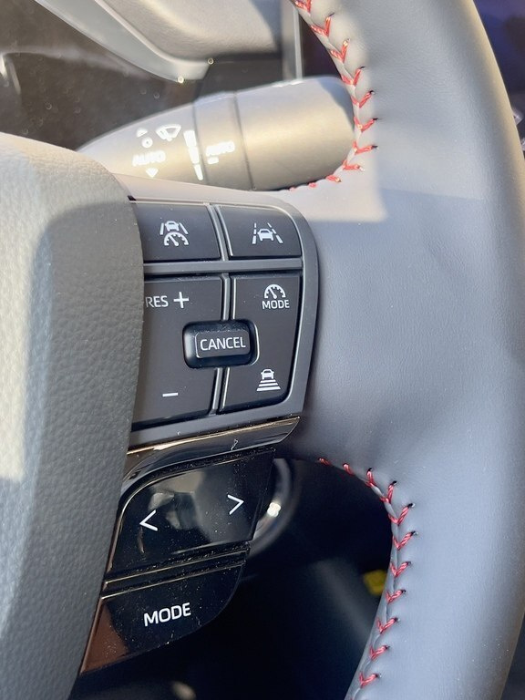 2026 Toyota Camry, 2.0L, 0km - Image 8