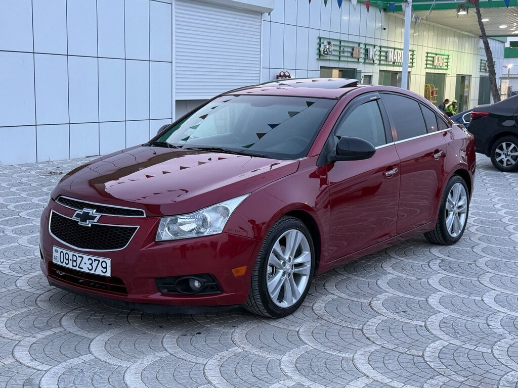 2013 Chevrolet Cruze, 1.4L, 296000km - Image 1