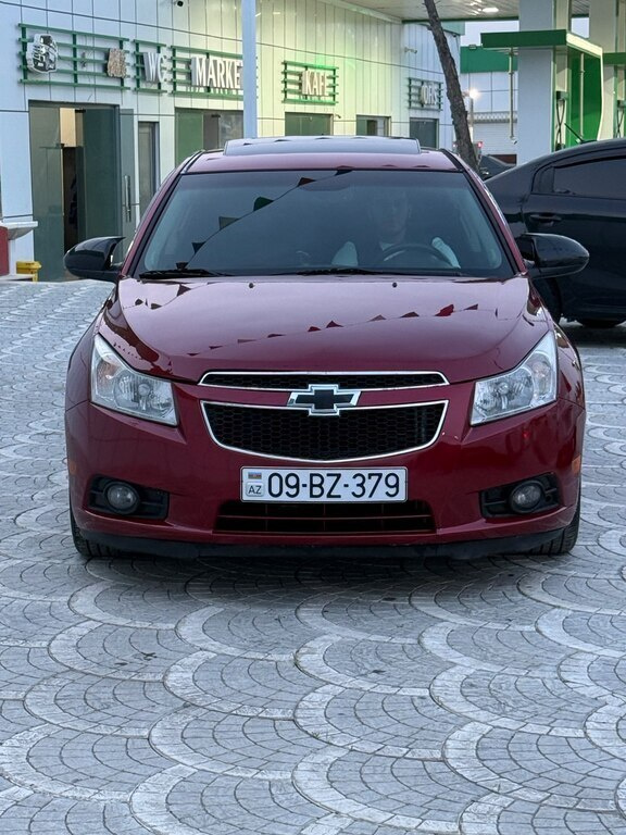 2013 Chevrolet Cruze, 1.4L, 296000km - Image 3