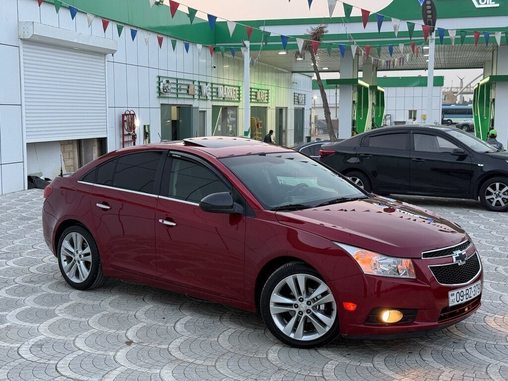 2013 Chevrolet Cruze, 1.4L, 296000km - Image 4