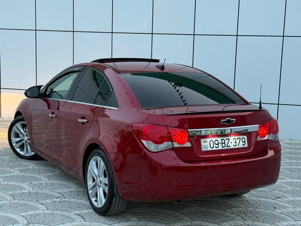 2013 Chevrolet Cruze, 1.4L, 296000km - Image 7