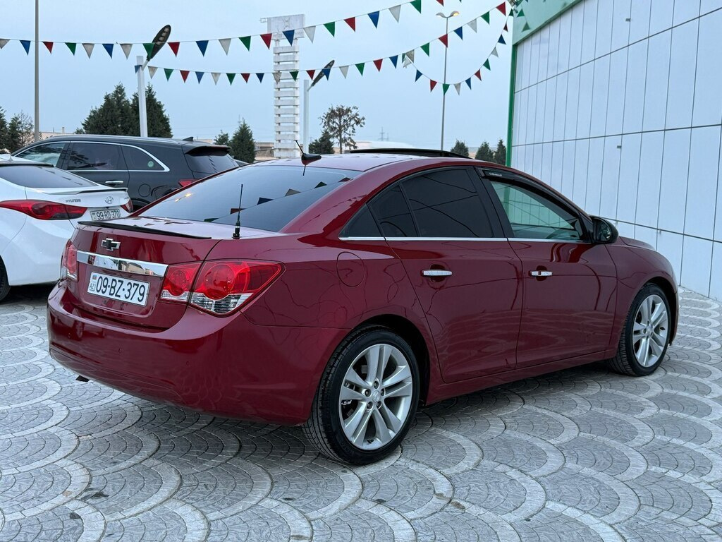 2013 Chevrolet Cruze, 1.4L, 296000km - Image 9
