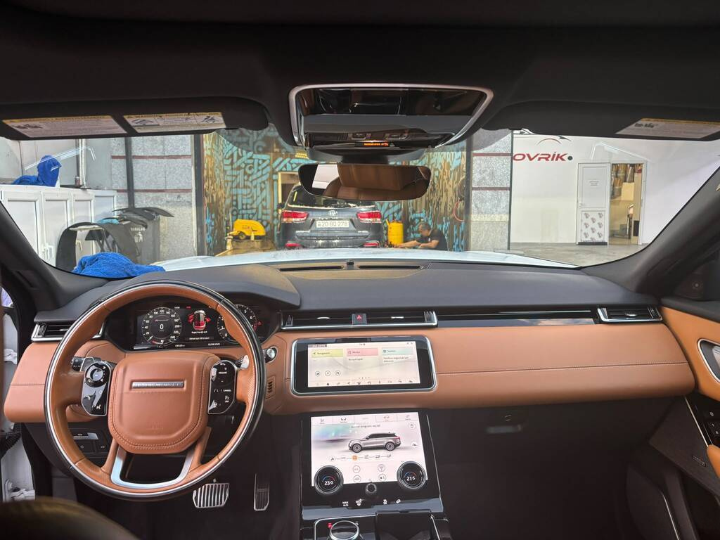 2018 Land Rover RR Velar, 2.0L, 138500km - Image 11