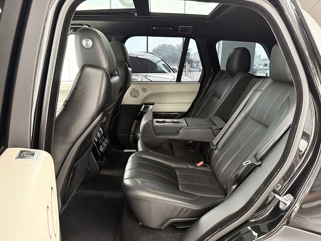 2017 Land Rover Range Rover, 3.0L, 229000km - Image 12