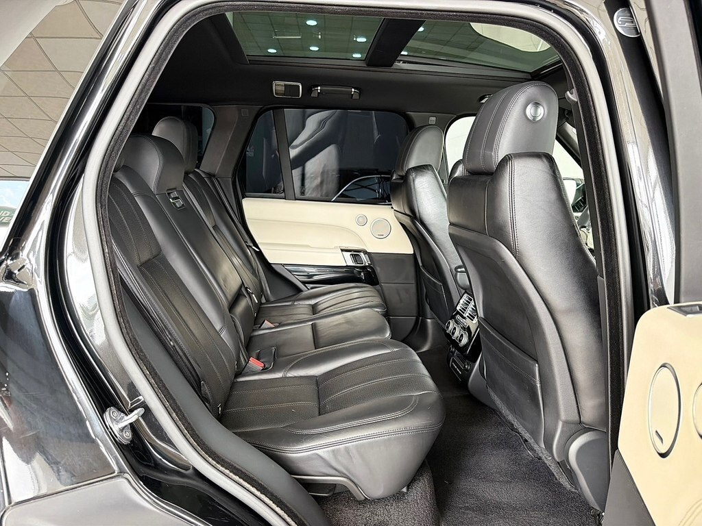 2017 Land Rover Range Rover, 3.0L, 229000km - Image 14