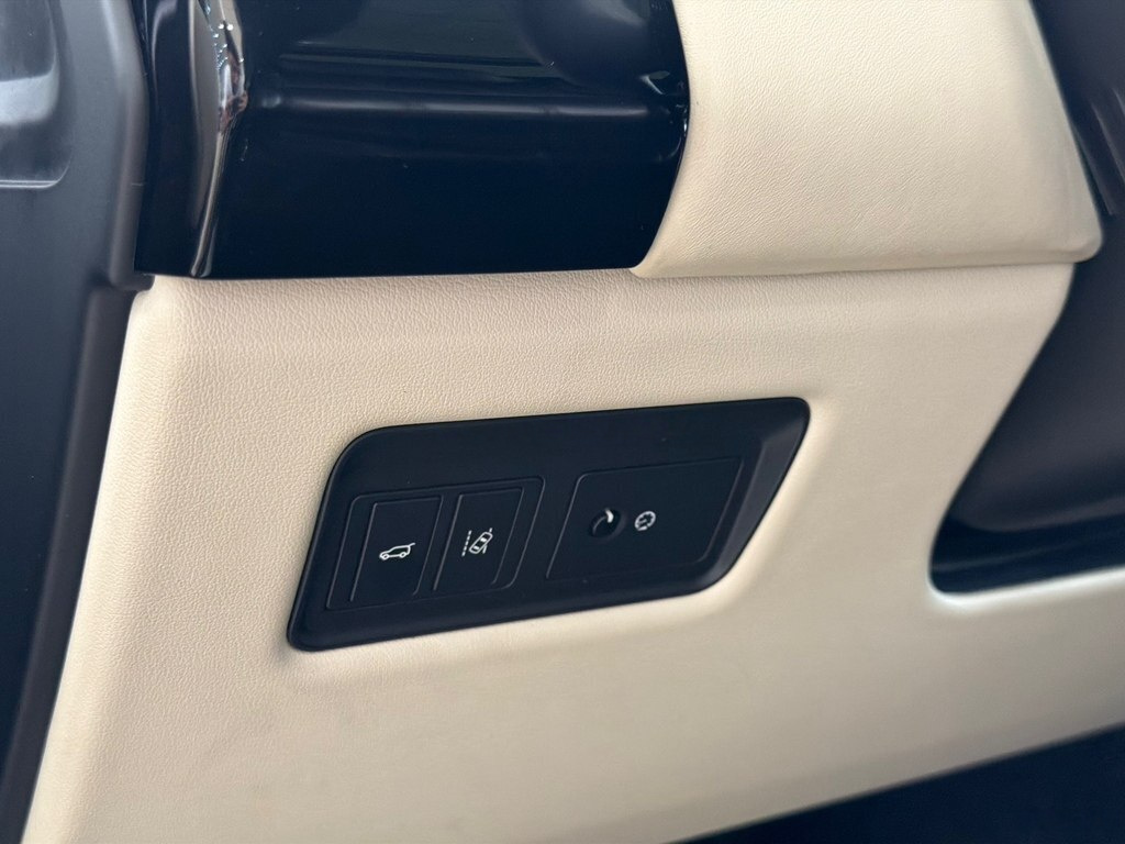 2017 Land Rover Range Rover, 3.0L, 229000km - Image 19