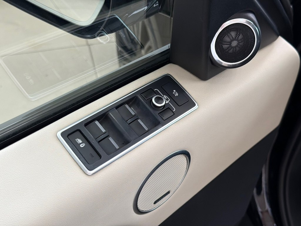 2017 Land Rover Range Rover, 3.0L, 229000km - Image 20