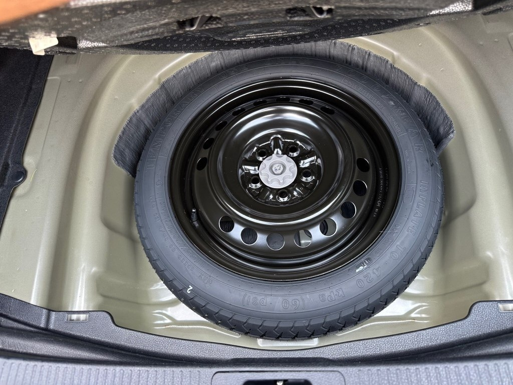 2021 Toyota Camry, 2.5L, 51000km - Image 20