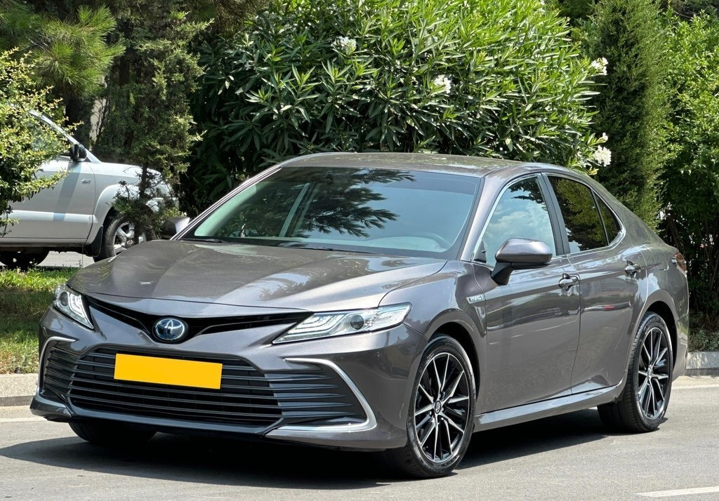 2021 Toyota Camry, 2.5L, 51000km - Image 4