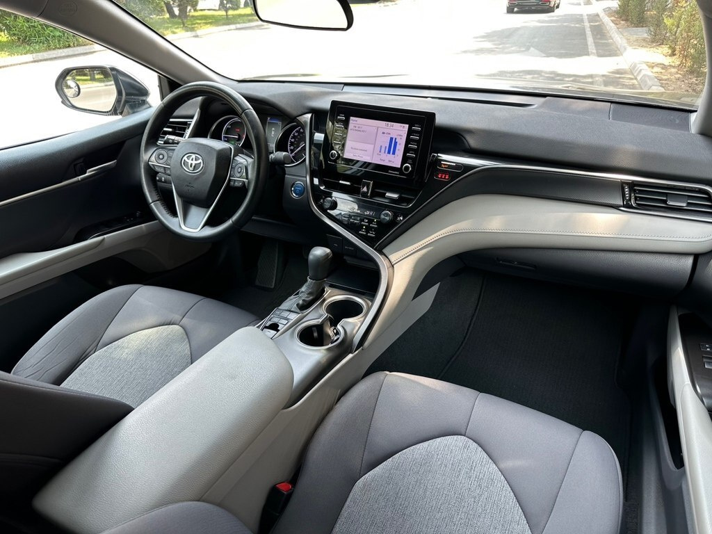 2021 Toyota Camry, 2.5L, 51000km - Image 7