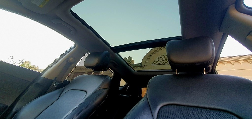 2017 Hyundai Santa Fe, 2.0L, 89000km - Image 13