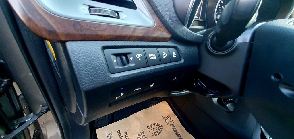 2017 Hyundai Santa Fe, 2.0L, 89000km - Image 17