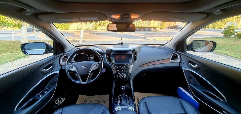 2017 Hyundai Santa Fe, 2.0L, 89000km - Image 8
