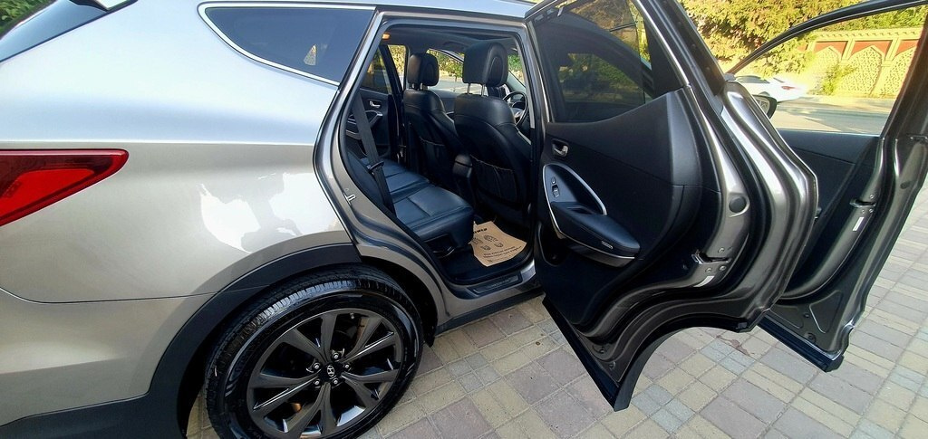 2017 Hyundai Santa Fe, 2.0L, 89000km - Image 10