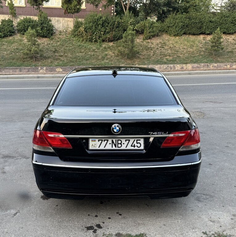 2006 BMW 740, 4.0L, 474000km - Image 2