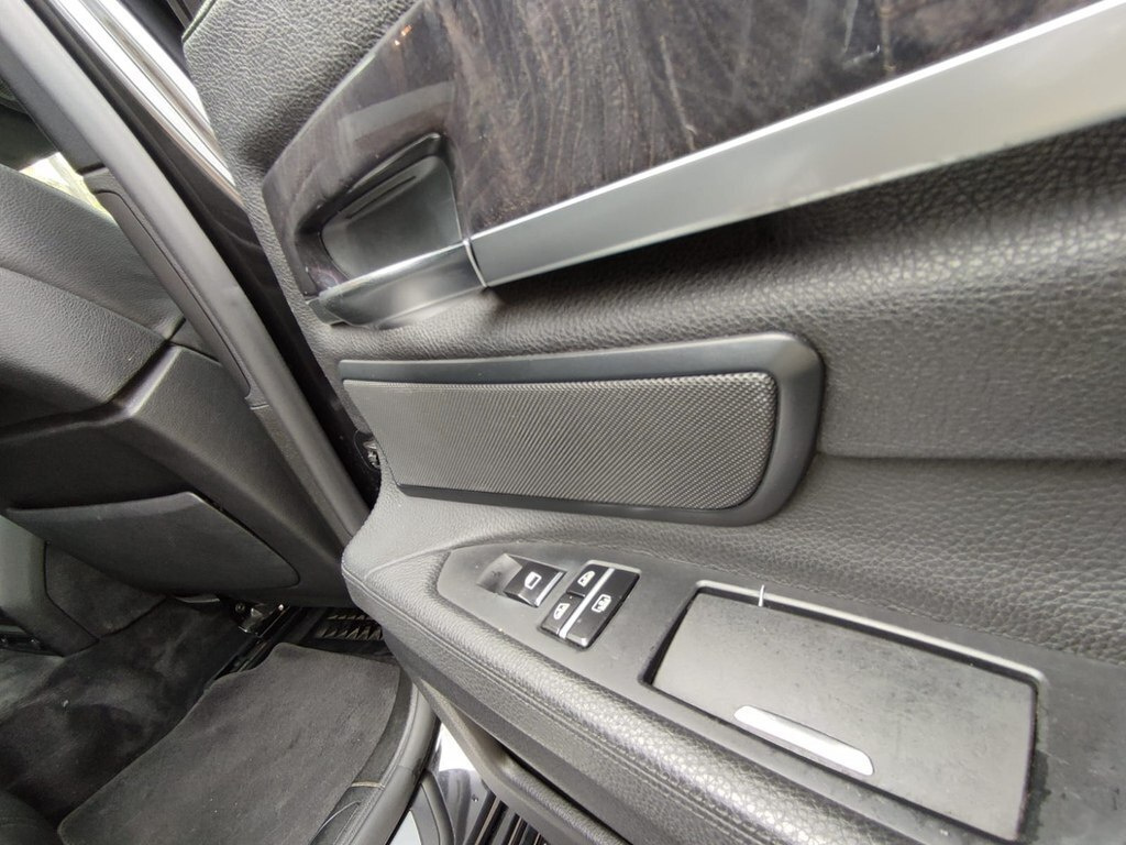 2009 BMW 740, 3.0L, 357000km - Image 14