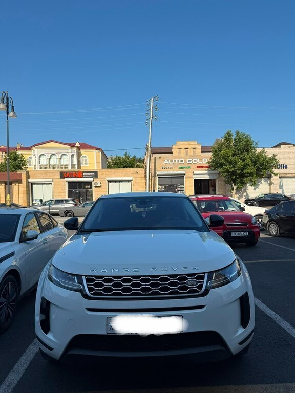 2020 Land Rover RR Evoque, 2.0L, 72000km - Image 1