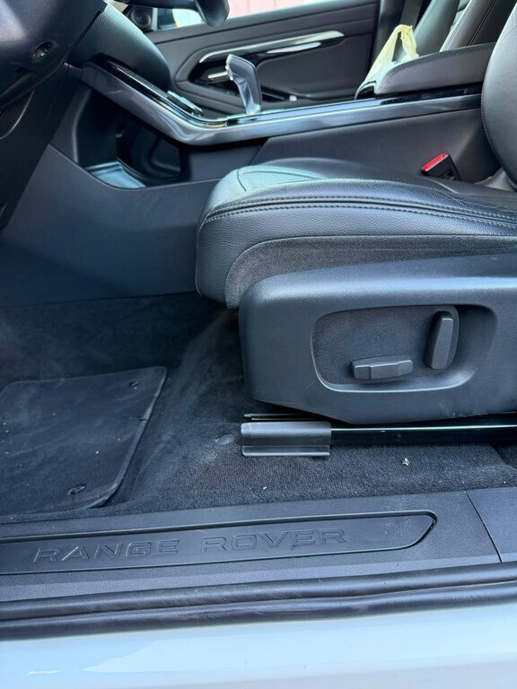 2020 Land Rover RR Evoque, 2.0L, 72000km - Image 13