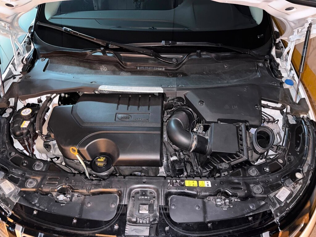 2020 Land Rover RR Evoque, 2.0L, 72000km - Image 6