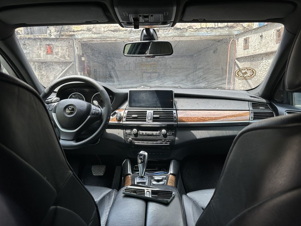 2009 BMW X6, 4.4L, 136150km - Image 7