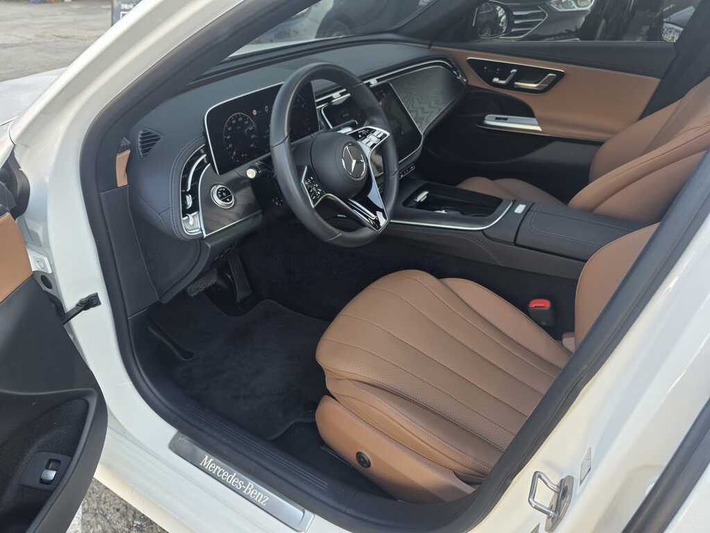 2025 Mercedes E 200, 2.0L, 40000km - Image 6