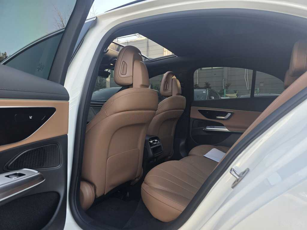 2025 Mercedes E 200, 2.0L, 40000km - Image 7