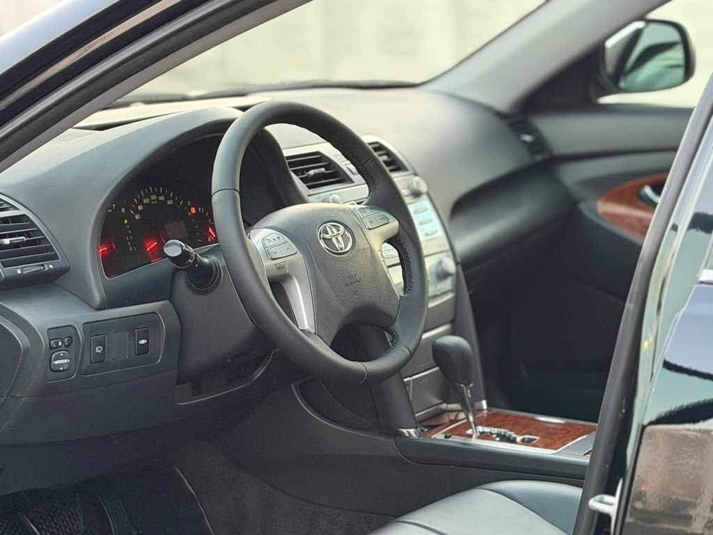 2008 Toyota Camry, 2.4L, 229000km - Image 12