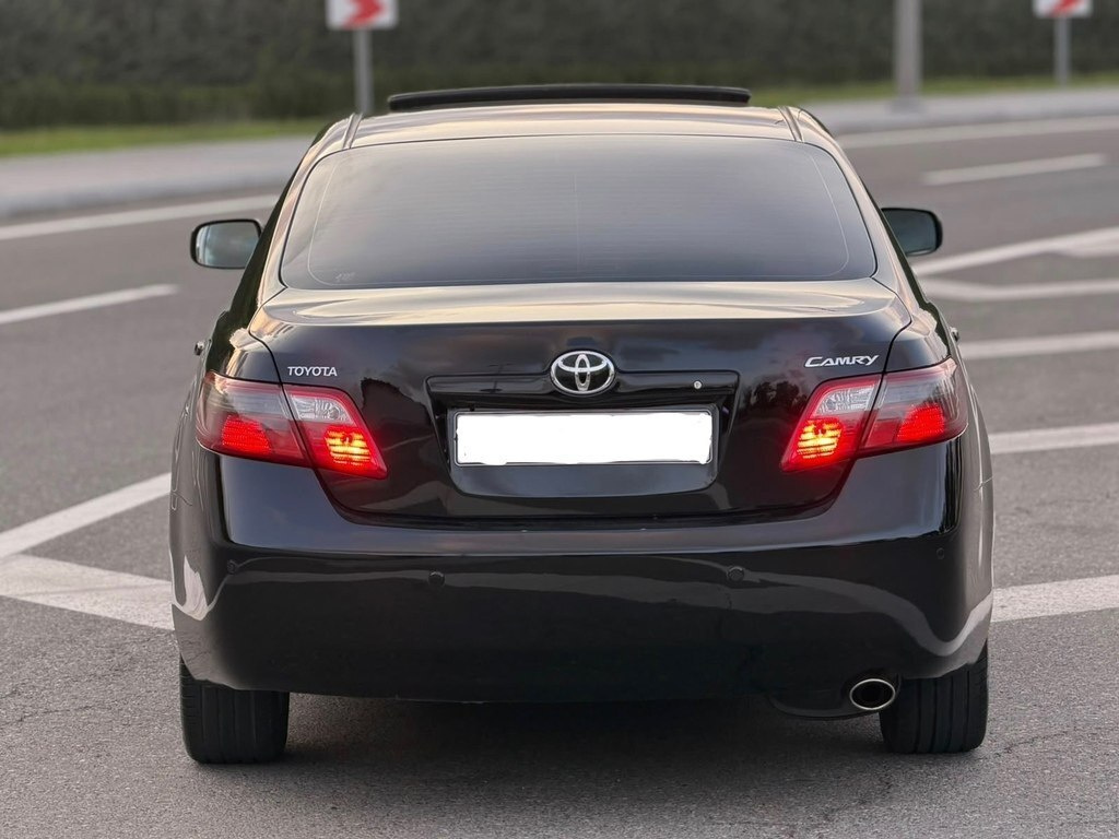 2008 Toyota Camry, 2.4L, 229000km - Image 4