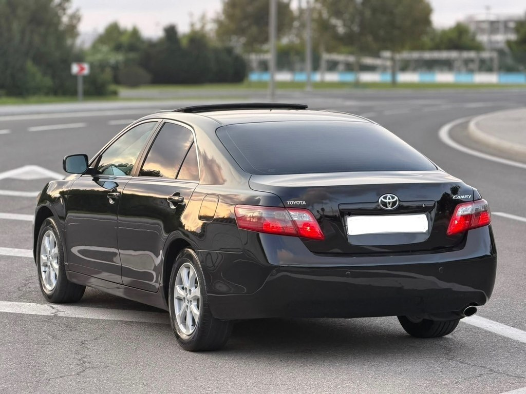 2008 Toyota Camry, 2.4L, 229000km - Image 5